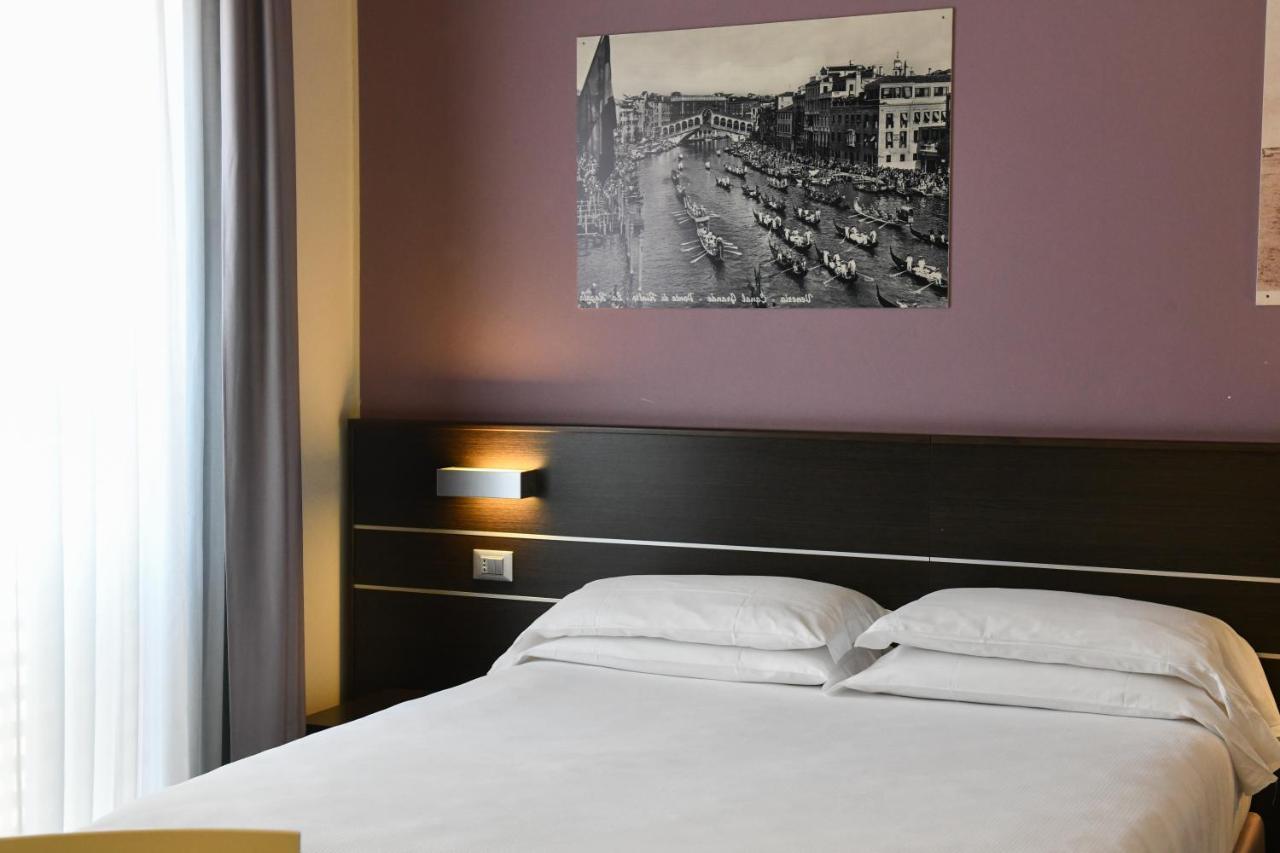 Hotel Vienna Lido di Jesolo Eksteriør billede