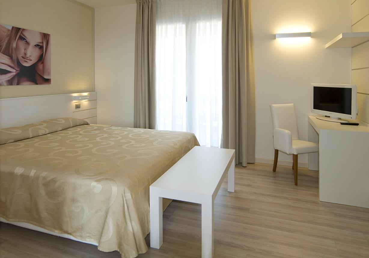 Hotel Vienna Lido di Jesolo Eksteriør billede